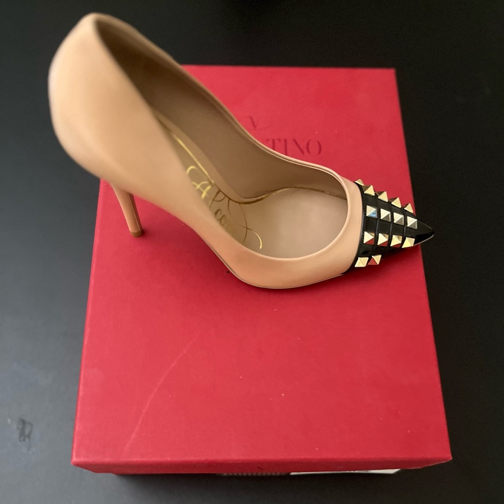 Valentino Garavani Alcove Heel - Picture 4 of 10